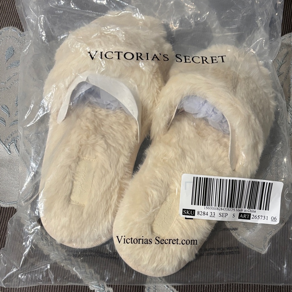 Victoria's Secret Soft Cream Slippers